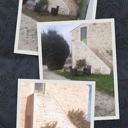 Chre Cathy Et Jean Loup Hotel Le Port-des-Barques Exterior photo